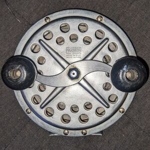 Pflueger Pakron No. 3180 Fishing Reel